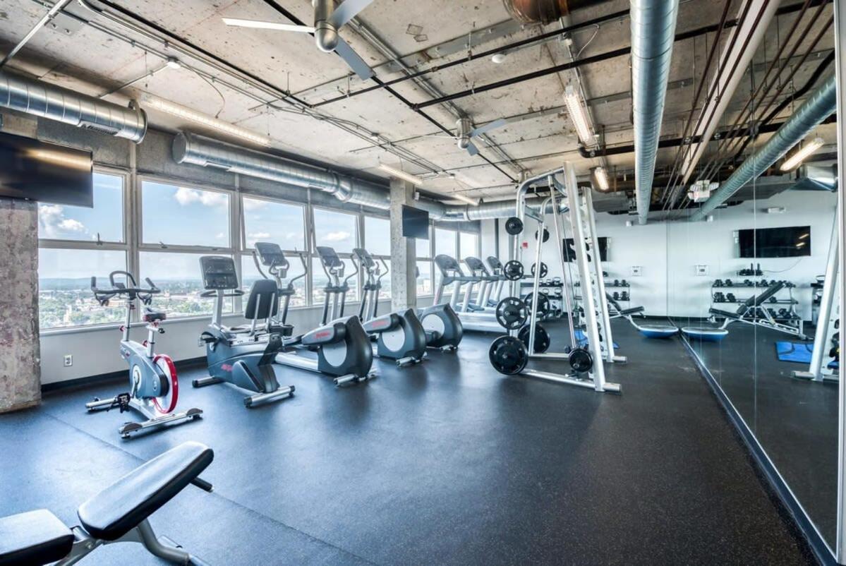 Cozysuites 800 Tower 1br With Gym! 05 *